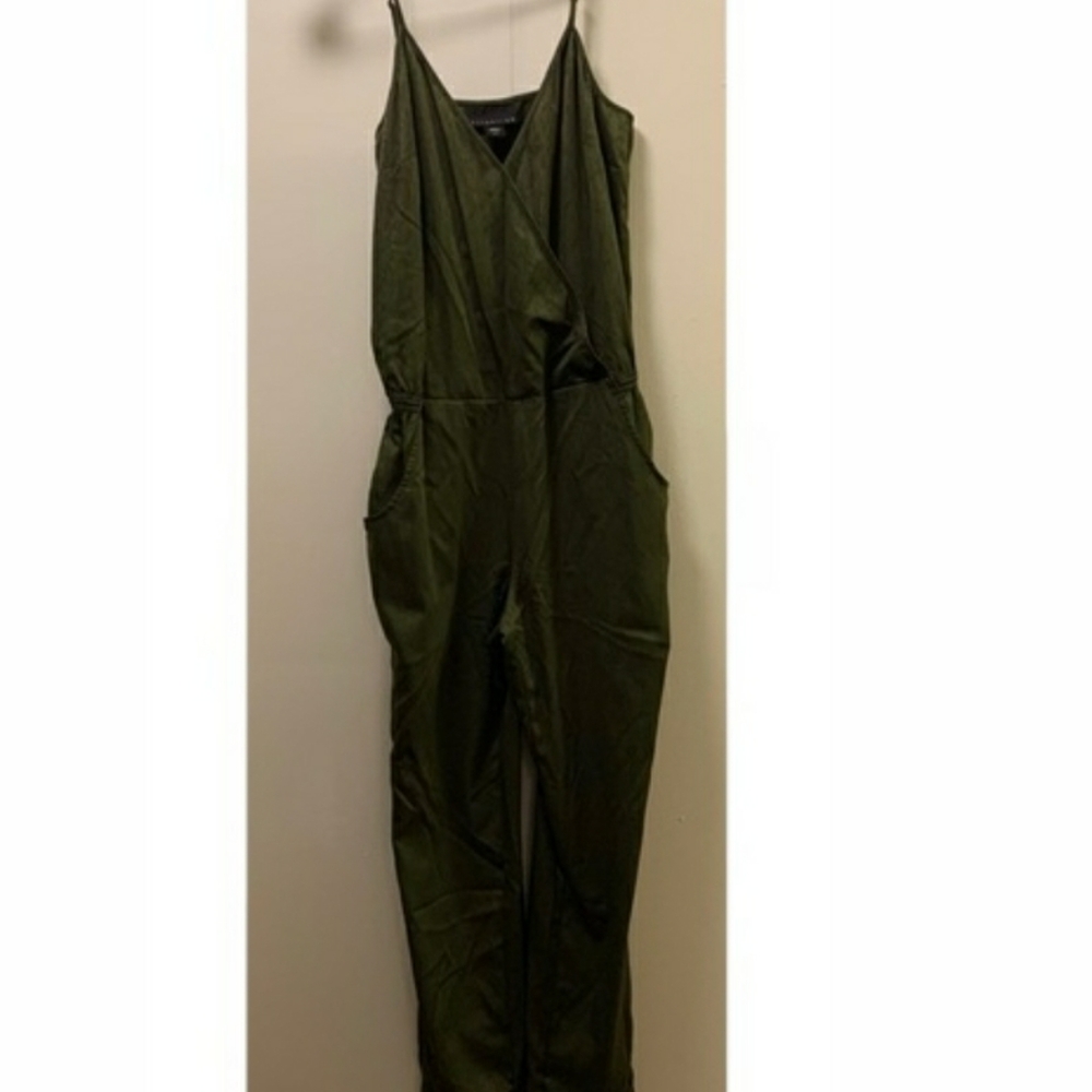 Attention olive romper